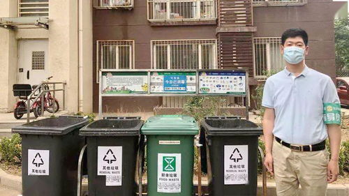 垃圾分類我先行 城市管理委黨員干部積極參與主題雙報到活動，引領城市生活垃圾管理新篇章